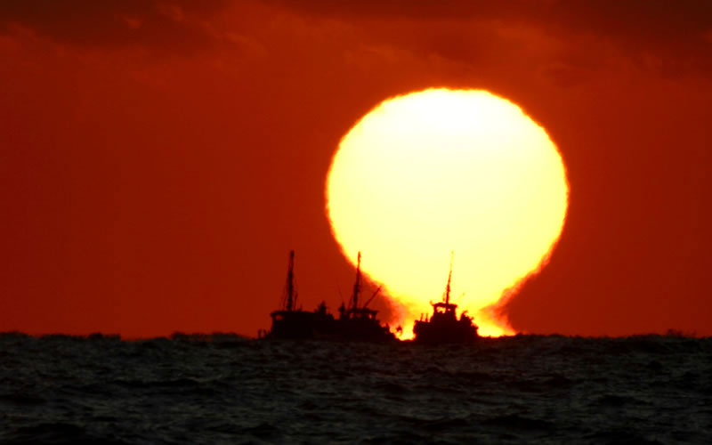 だるま朝日・だるま夕日